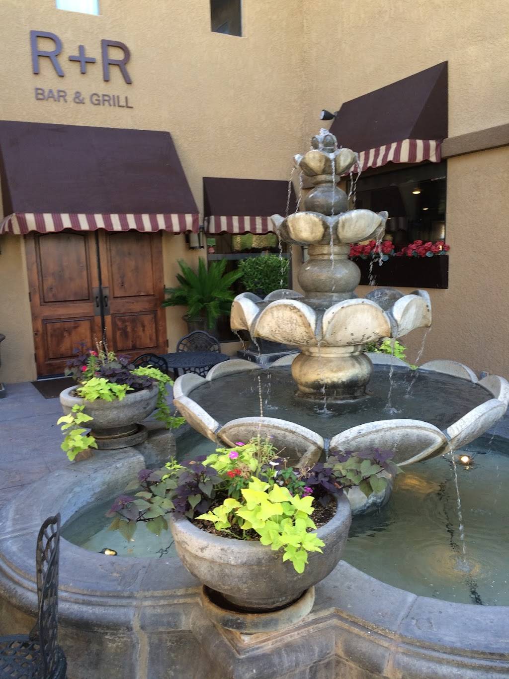 R+R Grill | restaurant | 7060 S Tucson Blvd, Tucson, AZ 85756, USA | 5207460271 OR +1 520-746-0271