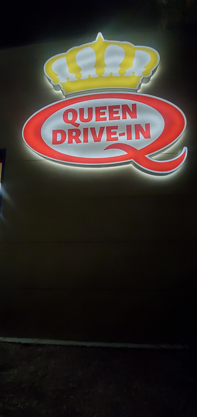 Queen Drive-IN | restaurant | 14420 Seventh St, Victorville, CA 92395, USA | 7605524071 OR +1 760-552-4071