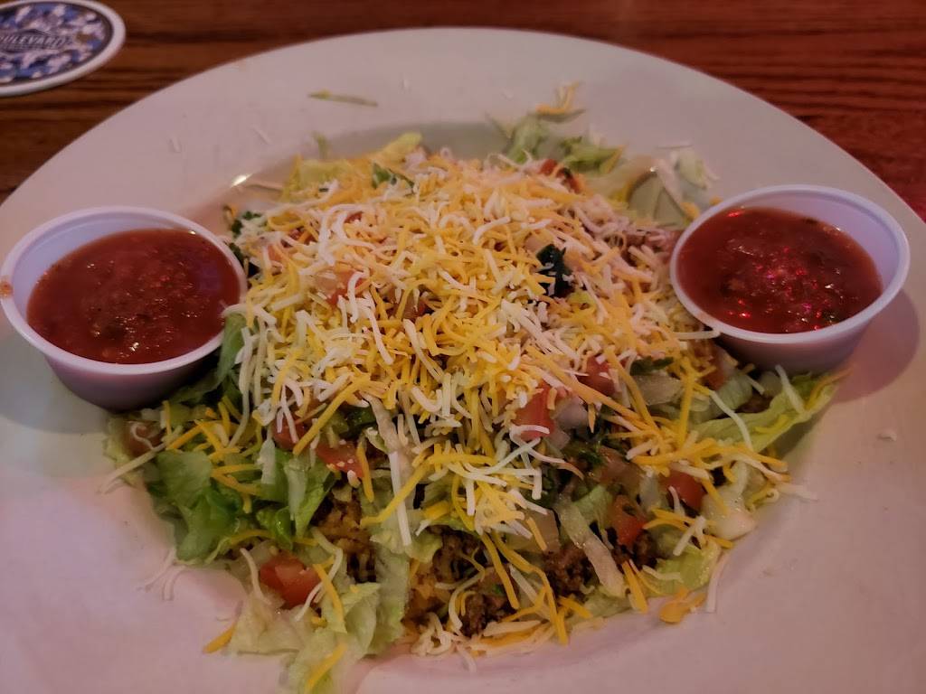 Sharks Restaurant & Billiards | restaurant | 10320 Shawnee Mission Pkwy, Shawnee, KS 66203, USA | 9132684006 OR +1 913-268-4006