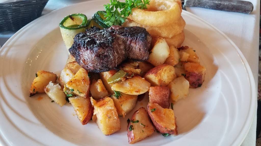 Red Fox Restaurant | restaurant | 218 Smith St, Middletown, CT 06457, USA | 8607404967 OR +1 860-740-4967