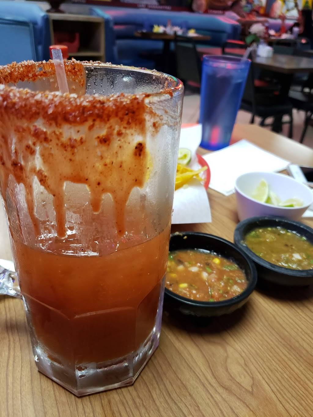 Costa Azul | restaurant | 2001 N Buena Vista St, Burbank, CA 91504, USA | 8185674689 OR +1 818-567-4689