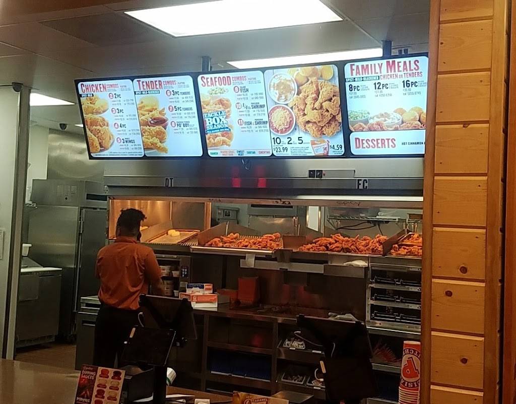 Popeyes Louisiana Kitchen | restaurant | 2901 W Florida Ave, Hemet, CA 92545, USA | 9516527513 OR +1 951-652-7513