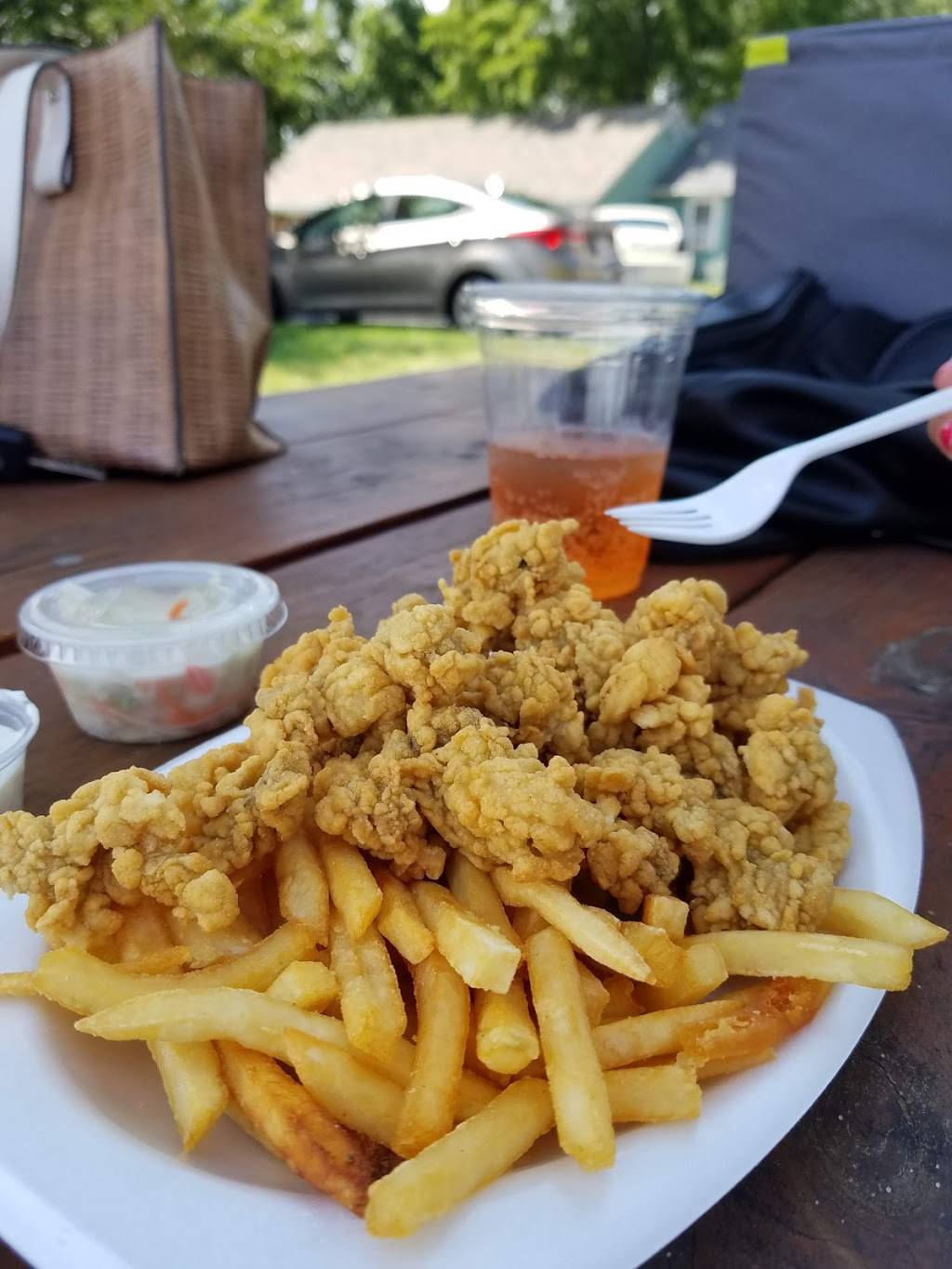 Barlows Clam Shack | restaurant | 856 Scenic Hwy, Bourne, MA 02532, USA | 5082728749 OR +1 508-272-8749