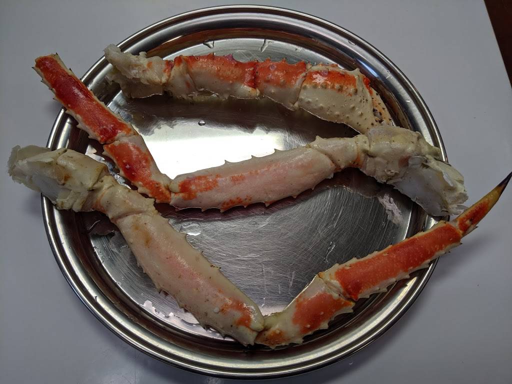 Crazy Crab | restaurant | 13351 W 10 Mile Rd, Oak Park, MI 48237, USA | 3162262256 OR +1 316-226-2256