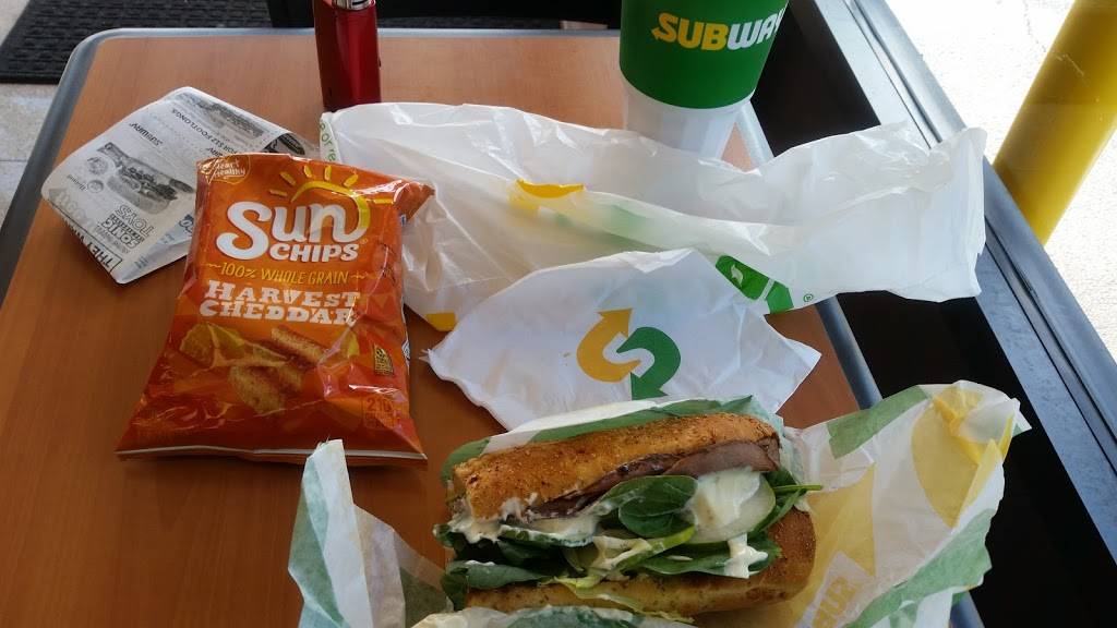 Subway Restaurants | restaurant | 131 N Broadway, Hicksville, NY 11801, USA | 5166817827 OR +1 516-681-7827