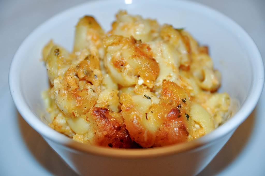 Lil Red Takeout & Catering | restaurant | 4225 Rainier Ave S, Seattle, WA 98118, USA | 2067602931 OR +1 206-760-2931