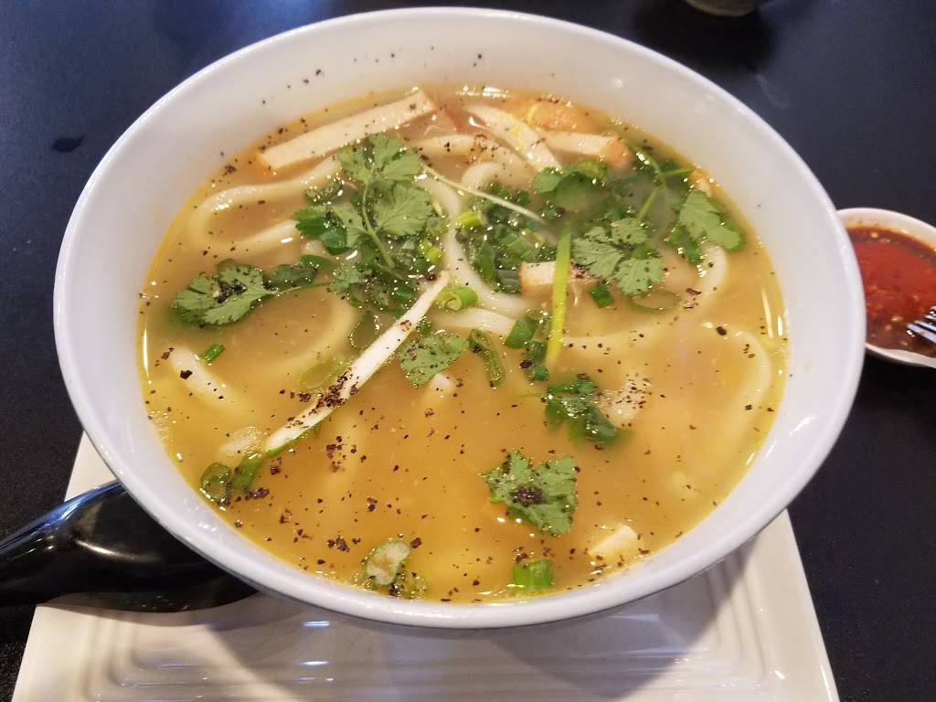 Pho Lan Phuong | restaurant | 2705 W Lawrence Ave, Chicago, IL 60625, USA | 7739618827 OR +1 773-961-8827