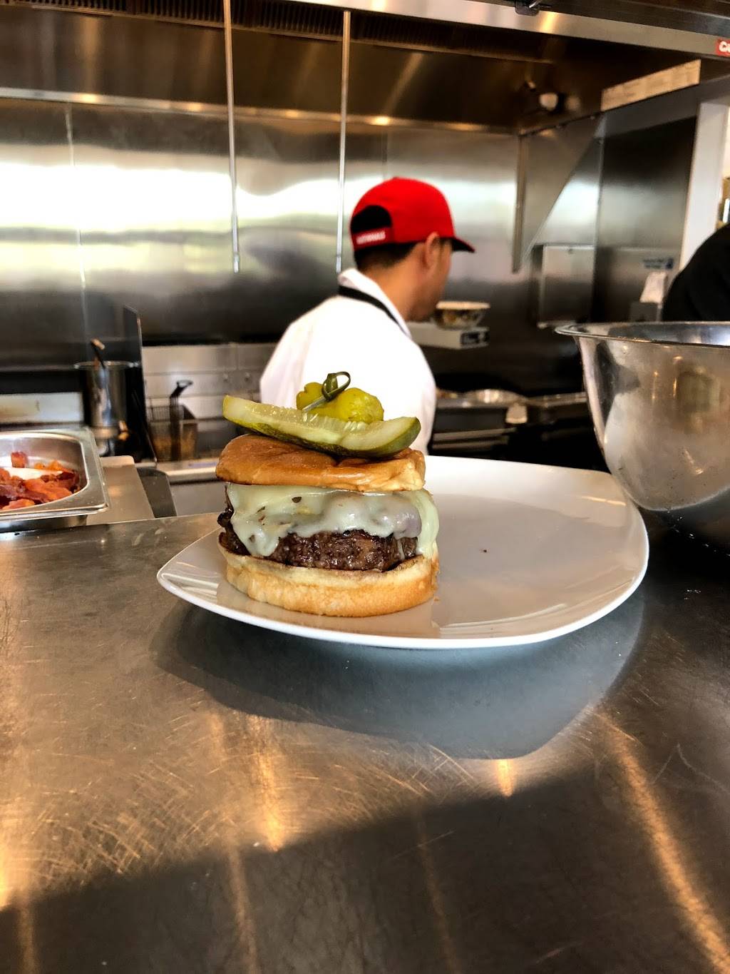 The Executive Diner | restaurant | 1400 Duke St, Alexandria, VA 22314, USA | 7032990894 OR +1 703-299-0894