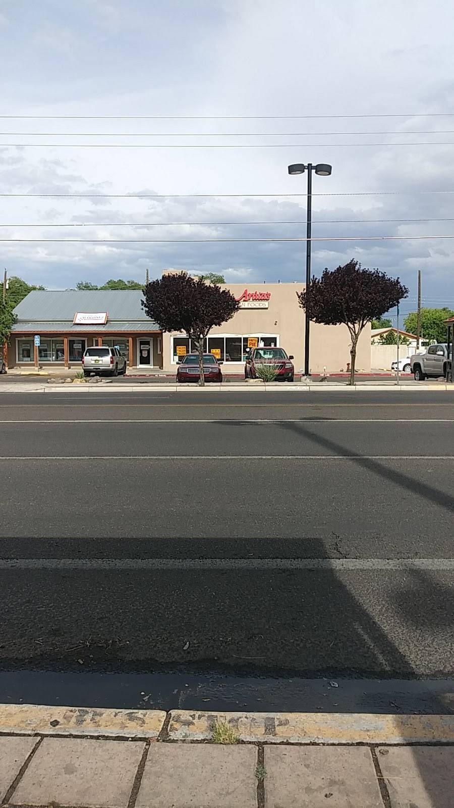 Little Anitas New Mexican Food | restaurant | 5835, 3314 Isleta Blvd SW, Albuquerque, NM 87105, USA | 5058771771 OR +1 505-877-1771