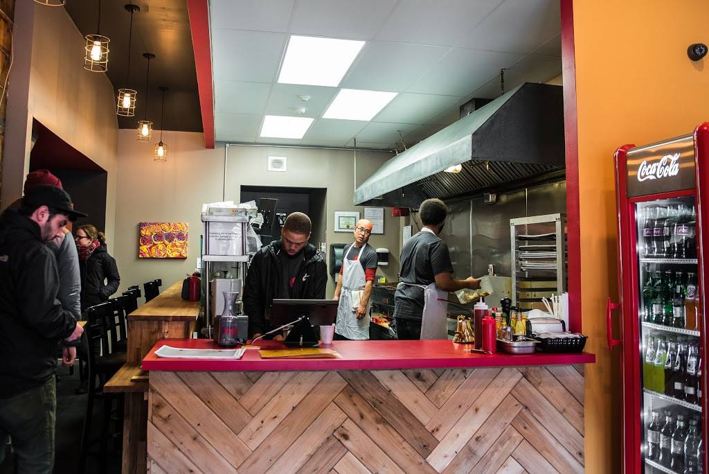 Spot Gourmet Burgers | restaurant | 2821 W Girard Ave, Philadelphia, PA 19130, USA | 2679307370 OR +1 267-930-7370