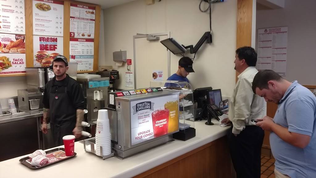 Wendys | restaurant | 4066 Tampa Rd, Oldsmar, FL 34677, USA | 8138556212 OR +1 813-855-6212