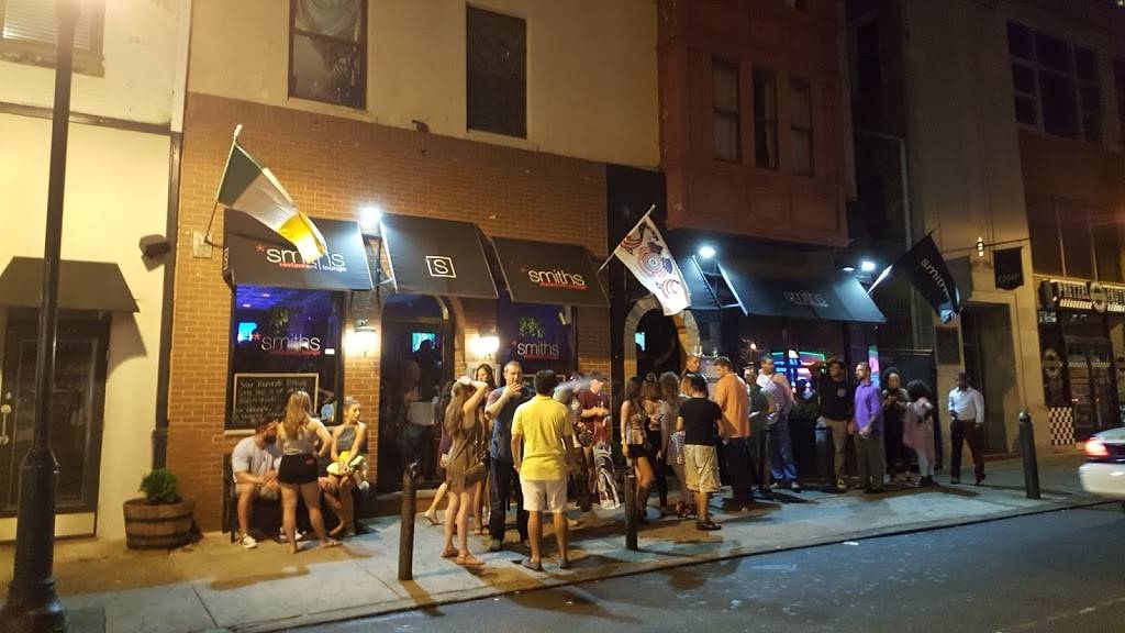 Smiths Restaurant & Bar | restaurant | 39 S 19th St, Philadelphia, PA 19103, USA | 2675462669 OR +1 267-546-2669