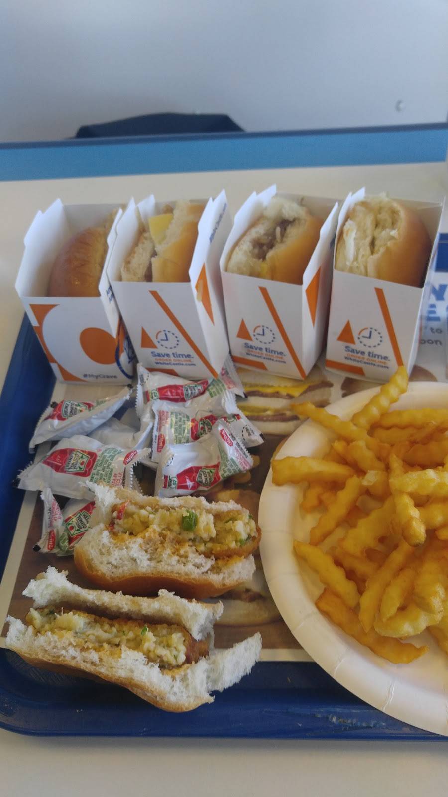 White Castle | restaurant | 5940 N Ridge Ave, Chicago, IL 60660, USA | 7732719638 OR +1 773-271-9638