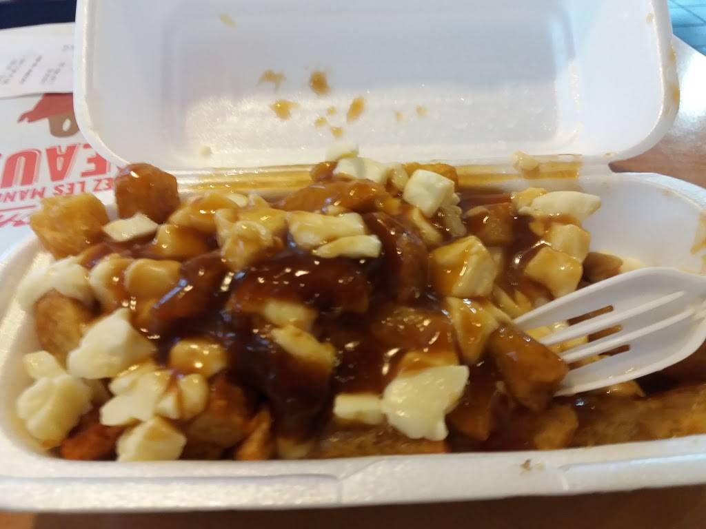 Valentine | restaurant | 405 Boulevard de lHôpital, Gatineau, QC J8T 8E2, Canada | 8192462220 OR +1 819-246-2220