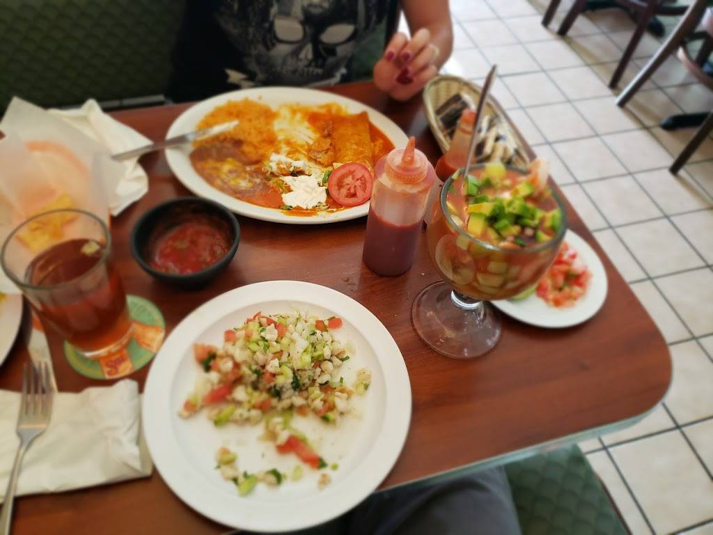 El Asadero Mexican and Seafood | restaurant | 1717 E Vista Way Suite 106, Vista, CA 92084, USA | 7606317411 OR +1 760-631-7411