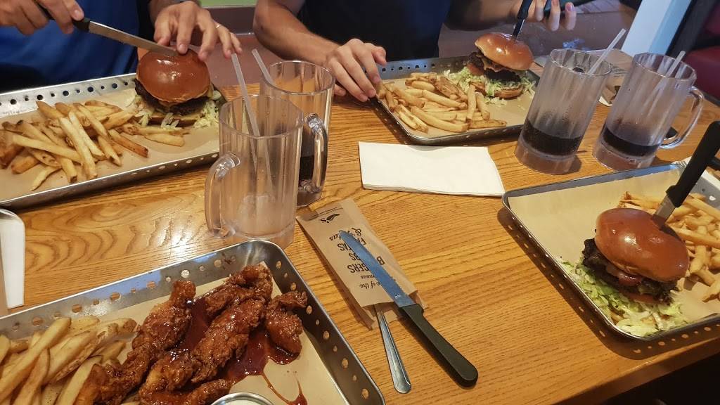 Chilis Grill & Bar | meal takeaway | 708 Cagan View Rd, Clermont, FL 34714, USA | 3523941133 OR +1 352-394-1133