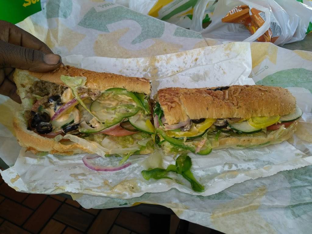 Subway Restaurants | restaurant | 1017 Columbus Pkwy, Opelika, AL 36801, USA | 3347493528 OR +1 334-749-3528