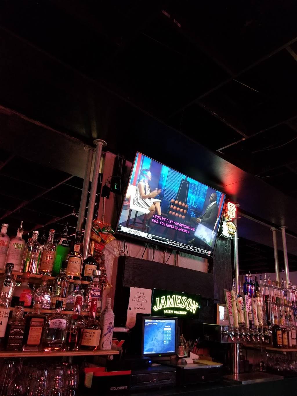 Garrys Lounge | restaurant | 13 S School St, Lodi, CA 95240, USA | 2093339794 OR +1 209-333-9794