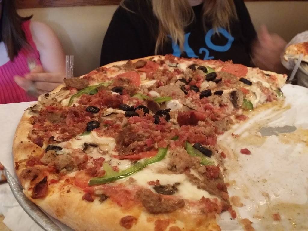 Hometown Pizza II | restaurant | 157 Litchfield Rd # 1, Harwinton, CT 06791, USA | 8604852786 OR +1 860-485-2786