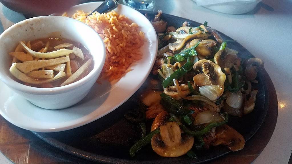 Rio Mambo | restaurant | Cityview Center, 6125 SW Loop 820 #820, Fort Worth, TX 76132, USA | 8174233124 OR +1 817-423-3124