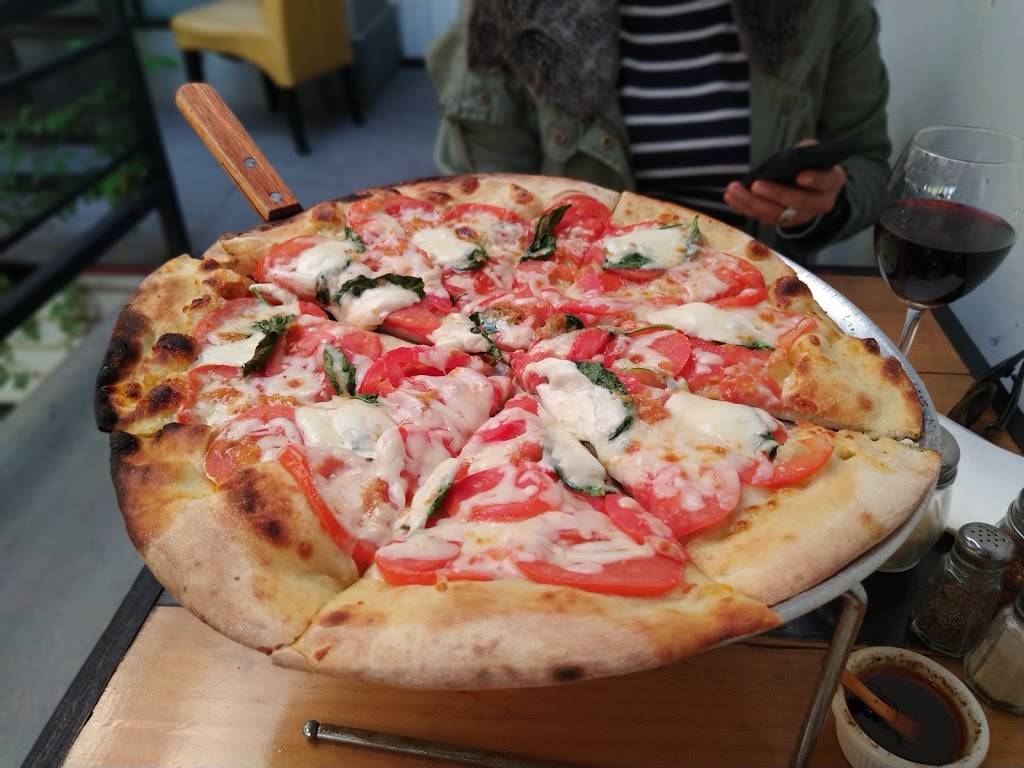 Tierra Roja Cervecería Y Pizzas Artesanales | restaurant | planta alta, Paseo Costero 780A, Playas, Monumental, 22504 Tijuana, B.C., Mexico | 016642105965 OR +52 664 210 5965