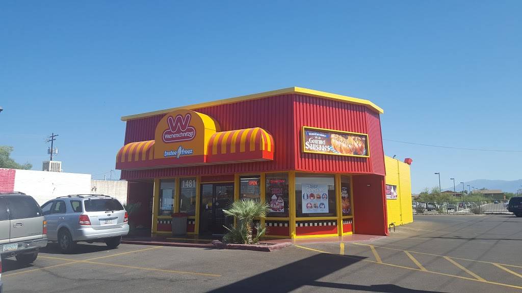 Wienerschnitzel | restaurant | 1481 S Alvernon Way, Tucson, AZ 85711, USA | 5205190801 OR +1 520-519-0801