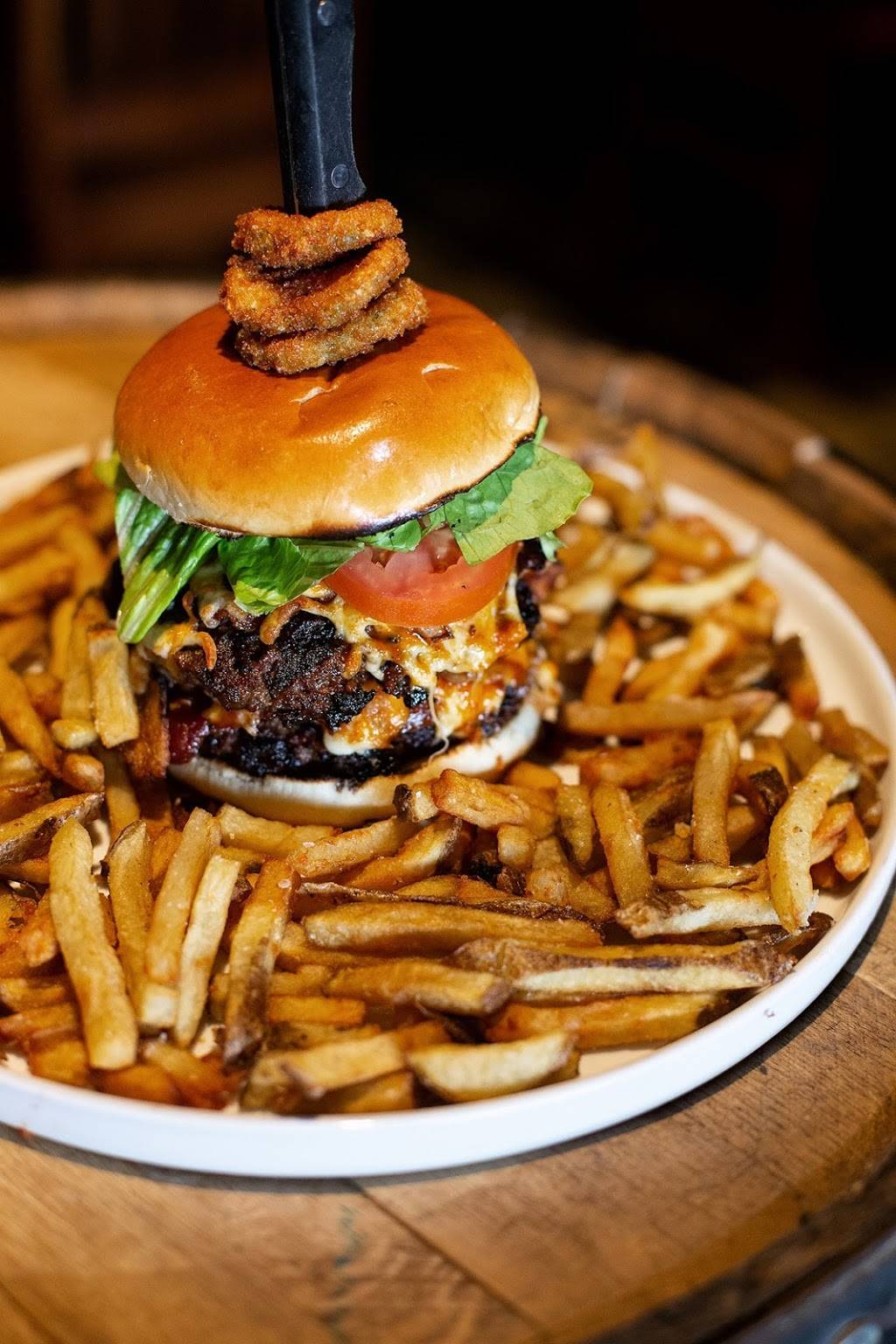 Union Pub Company | restaurant | 2300 Wharncliffe Rd S, London, ON N6P 1P8, Canada | 5192030321 OR +1 519-203-0321