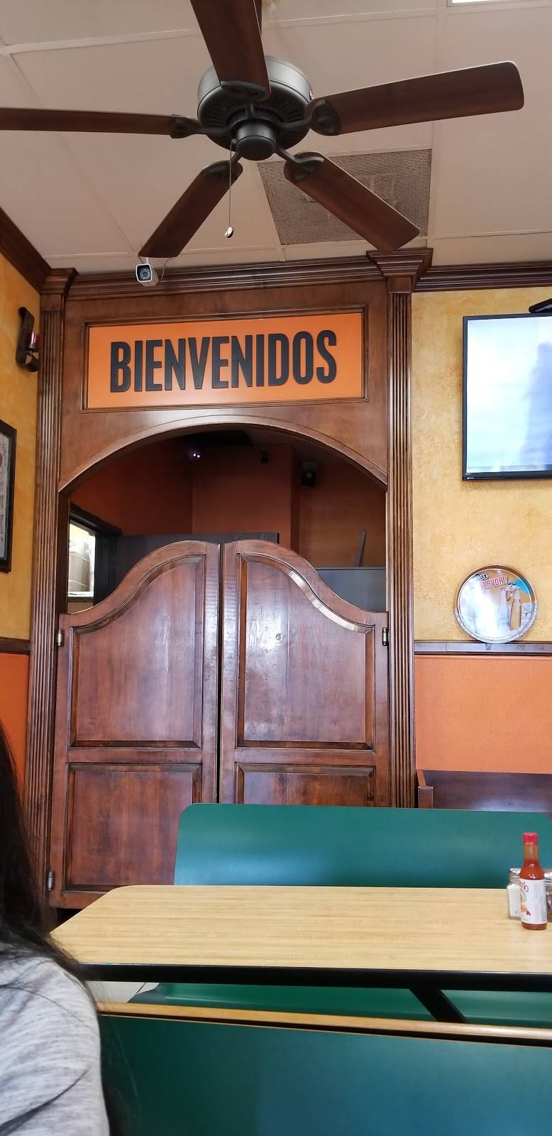 El Chilito Mexican Restaurant | restaurant | 2905 Euclid Ave, Ontario, CA 91762, USA | 9099888077 OR +1 909-988-8077