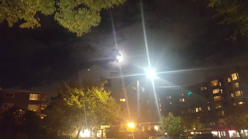 Fitzgeralds Sports Bar | restaurant | 5811 24th Ave NW, Seattle, WA 98107, USA | 2067069999 OR +1 206-706-9999