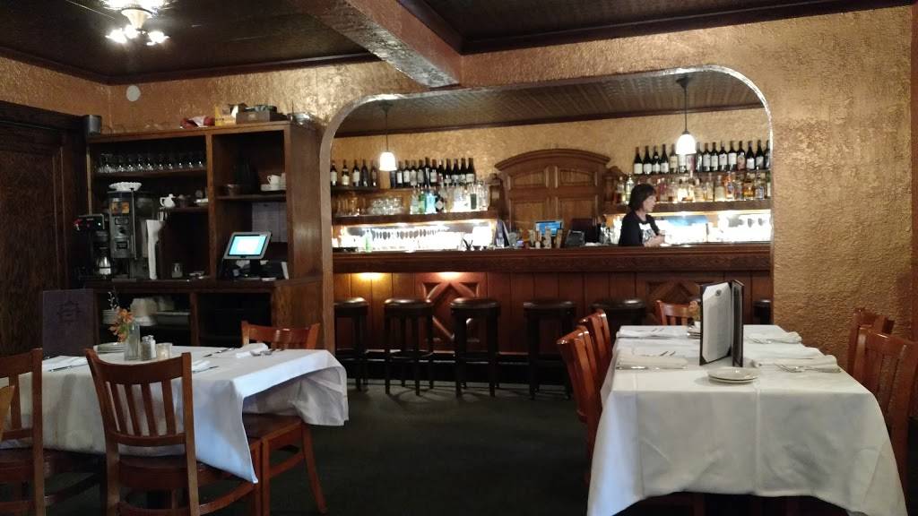 Elkhart Inn | restaurant | 91 Lincoln St, Elkhart Lake, WI 53020, USA | 9208763133 OR +1 920-876-3133