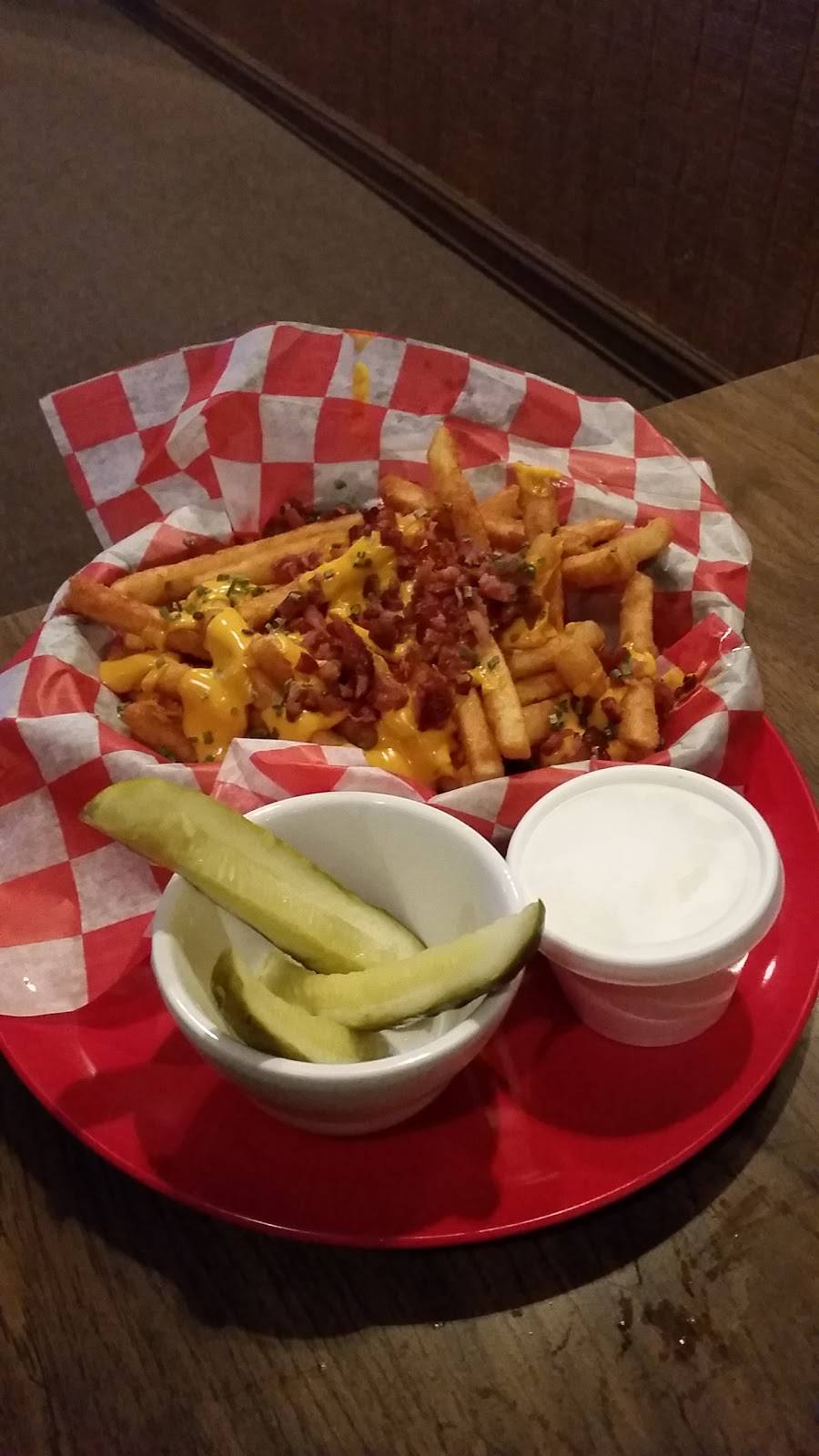 B G Gators | restaurant | 9021 E 109th Ave, Crown Point, IN 46307, USA | 2196620103 OR +1 219-662-0103