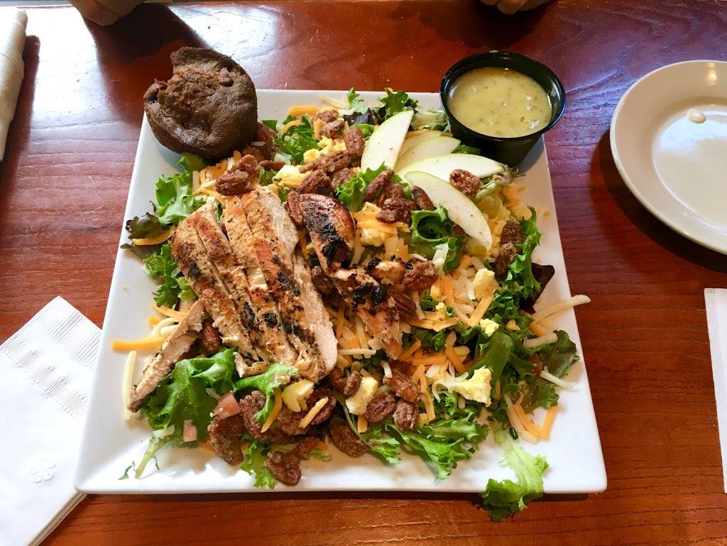 Cove Tavern | restaurant | 711 Lakefront Commons, Newport News, VA 23606, USA | 7575961830 OR +1 757-596-1830