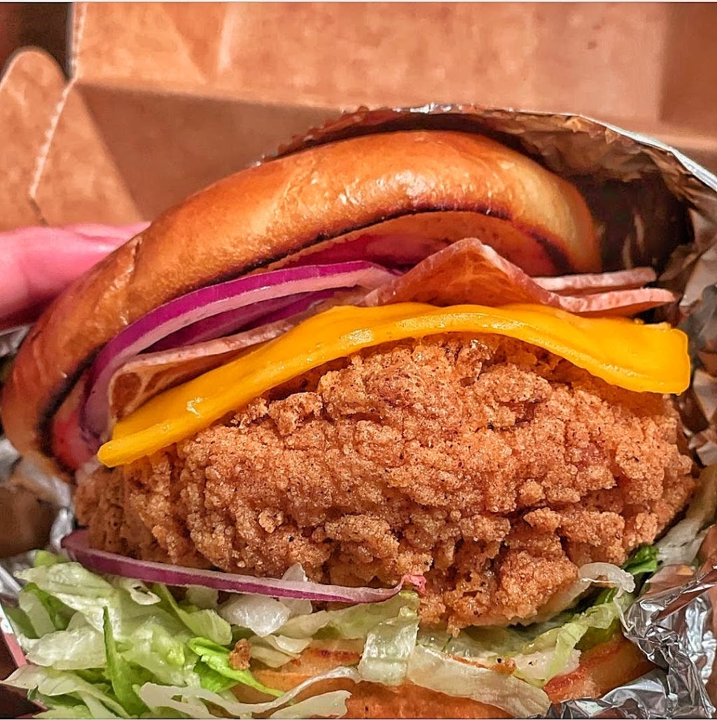 Burgeezy | restaurant | 2442 Central Ave, Indianapolis, IN 46205, USA | 3177825154 OR +1 317-782-5154