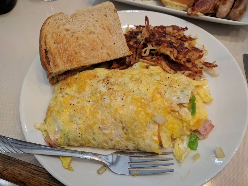 Lee Lees Coney & Grill | restaurant | 2418 E Michigan Ave, Lansing, MI 48912, USA | 5174859779 OR +1 517-485-9779