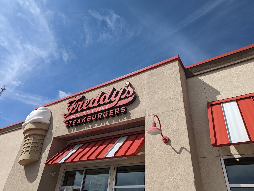Freddys Frozen Custard & Steakburgers | restaurant | 1408 N Riverside Dr, Española, NM 87532, USA | 5053670010 OR +1 505-367-0010
