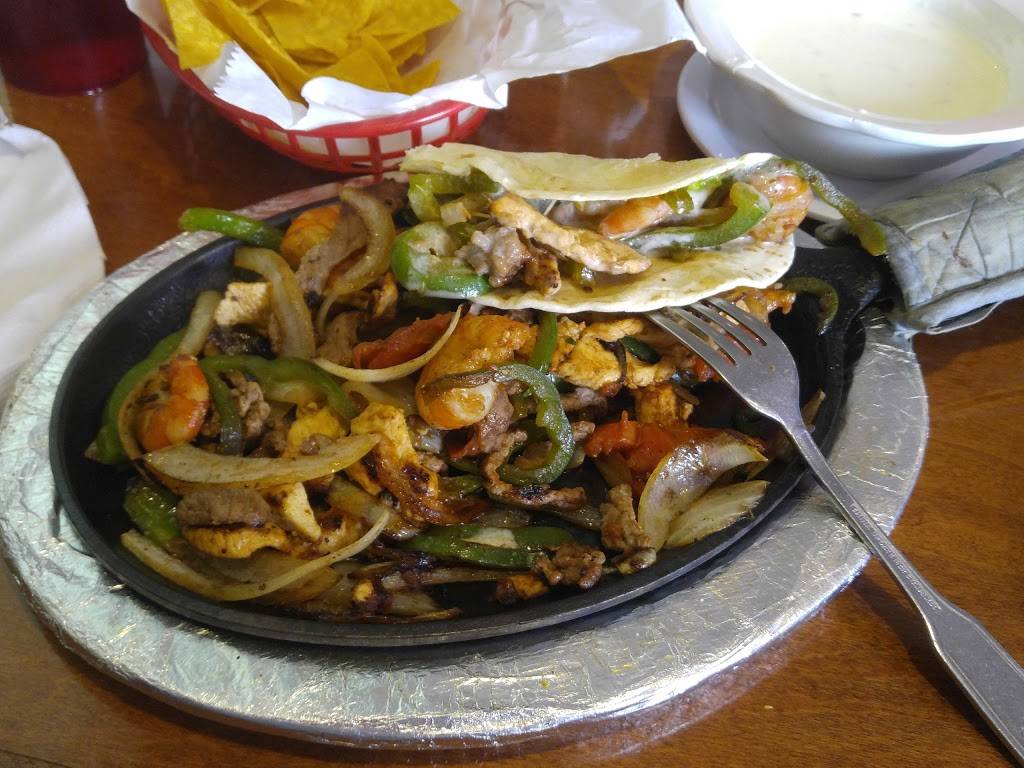 El Jalisco | restaurant | 1323 W Wade Hampton Blvd, Greer, SC 29650, USA | 8648011009 OR +1 864-801-1009