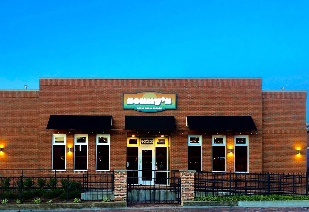 Sonnys Patio Pub and Refuge | restaurant | 1322 6th Ave N, Nashville, TN 37208, USA | 6159537846 OR +1 615-953-7846