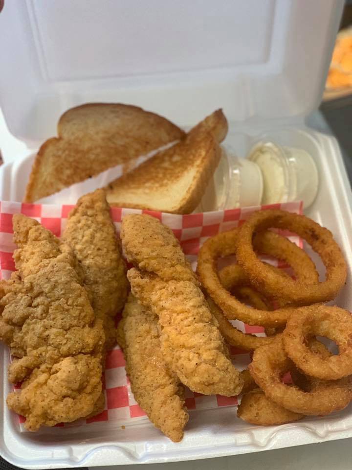 Adams Drive-In | restaurant | 617 E 7th St, Hanford, CA 93230, USA | 5595820500 OR +1 559-582-0500