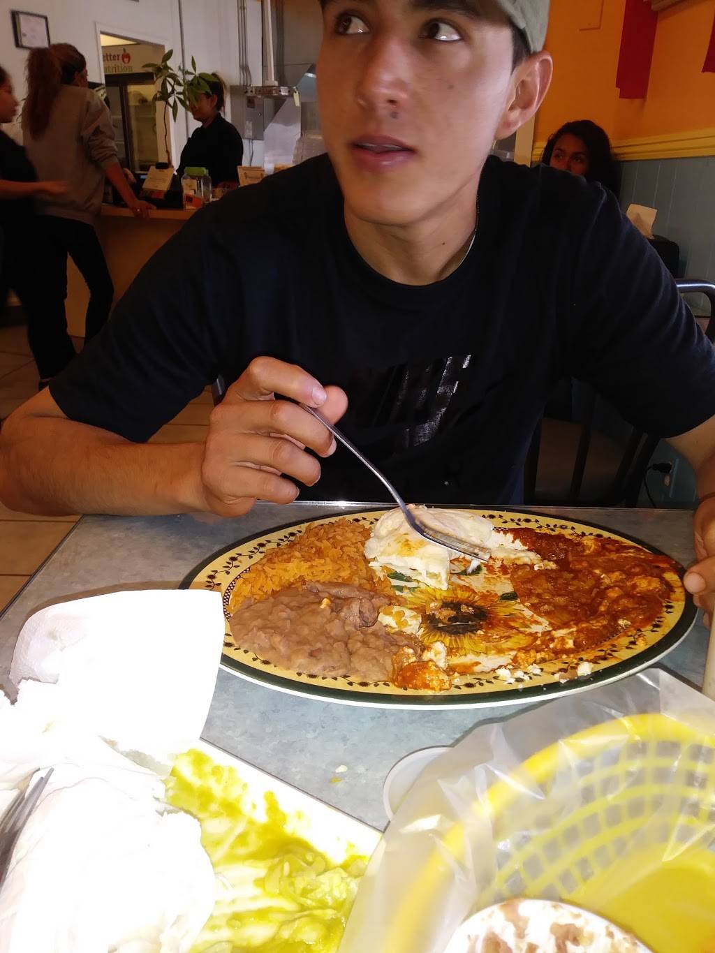 Angeles de Puebla Restaurante | restaurant | 2255 S Broadway, Santa Maria, CA 93454, USA | 8053323175 OR +1 805-332-3175