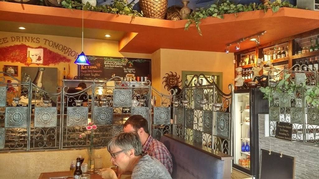 Mediterraneo Family Restaurant | restaurant | 425 University Ave, Waterloo, ON N2K 4C9, Canada | 5195698100 OR +1 519-569-8100