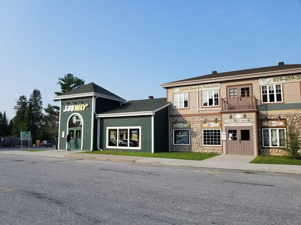 Subway | restaurant | 153 Valley Dr, Wakefield, QC J0X 3G0, Canada | 8194593799 OR +1 819-459-3799