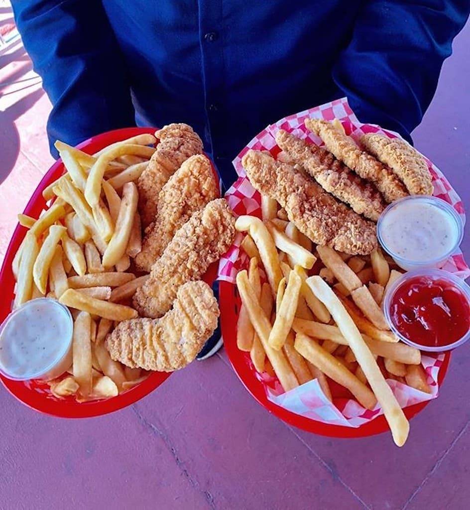 Charlies Best Burgers | restaurant | 5138 E Olympic Blvd, Los Angeles, CA 90022, USA | 3239681120 OR +1 323-968-1120