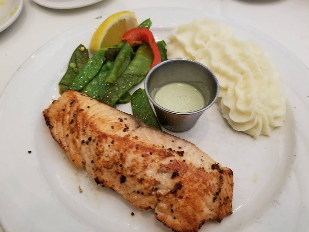 Palm Court | night club | 1912 N Arlington Heights Rd, Arlington Heights, IL 60004, USA | 8478707770 OR +1 847-870-7770