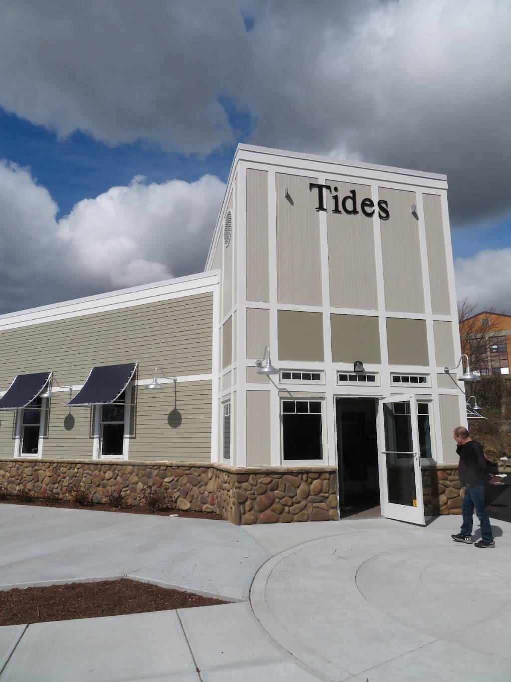 Tides Cafe | restaurant | 575 Centerville Rd, Warwick, RI 02886, USA | 4017343161 OR +1 401-734-3161