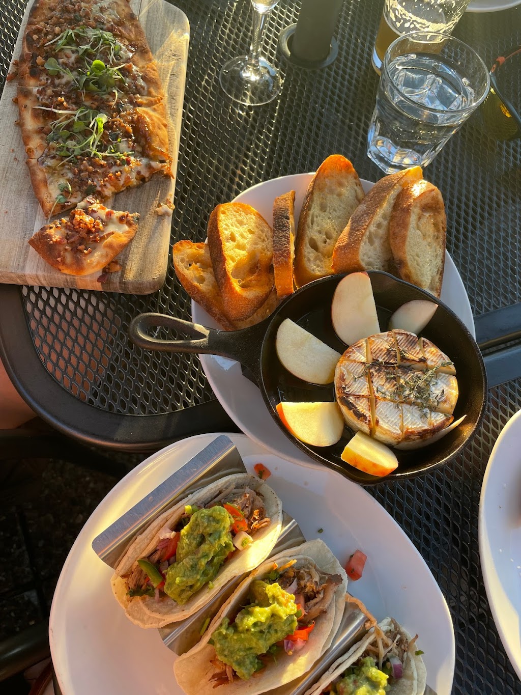 Cabernets and IPAs | restaurant | 204 Lincoln Ave, Mukilteo, WA 98275, USA | 4254053298 OR +1 425-405-3298