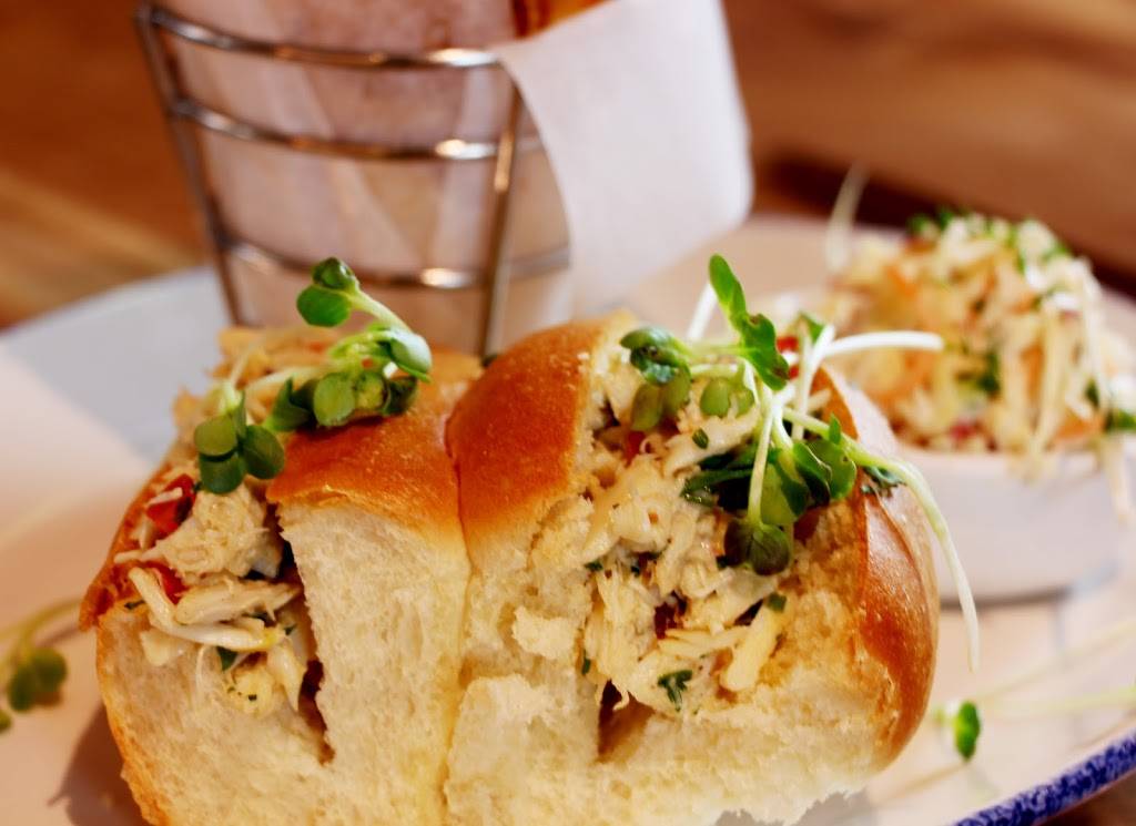 The Commentary | restaurant | 801 N Glebe Rd, Arlington, VA 22203, USA | 7035374204 OR +1 703-537-4204