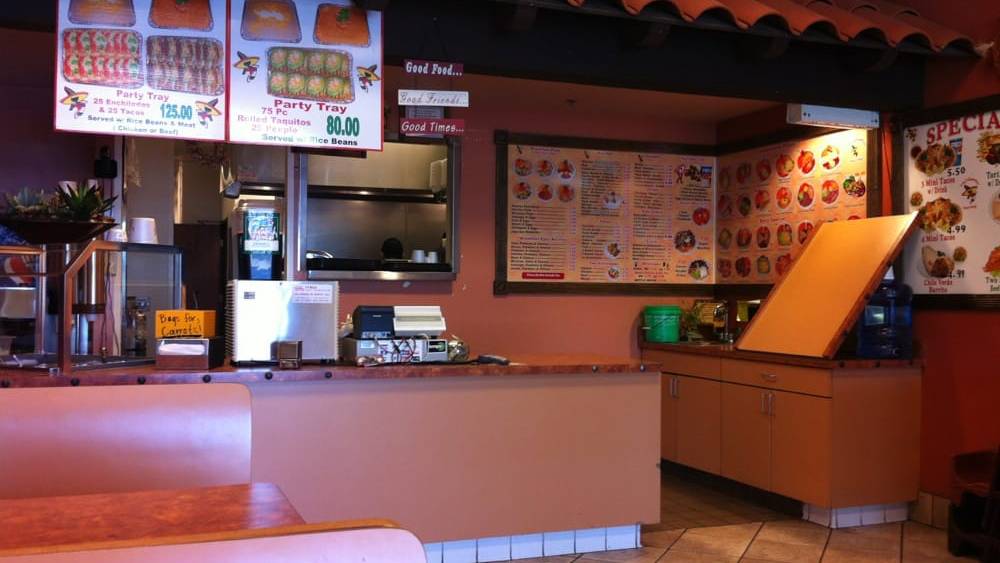Los Jilbertos Taco Shop Elsinore | restaurant | 29989 Canyon Hills Rd, Lake Elsinore, CA 92532, USA | 9513090148 OR +1 951-309-0148