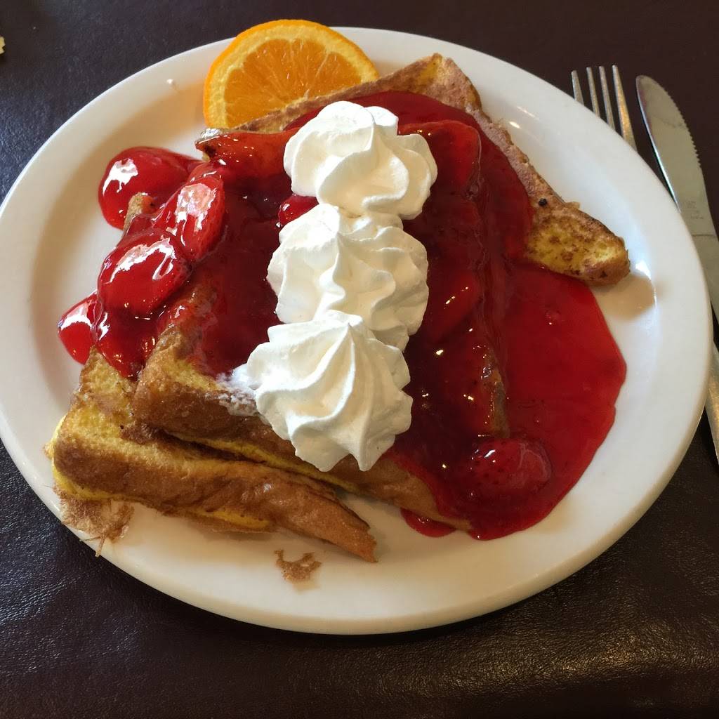 Village Kitchen | restaurant | 101 Old Orchard Ave, Casco, WI 54205, USA | 9208377333 OR +1 920-837-7333