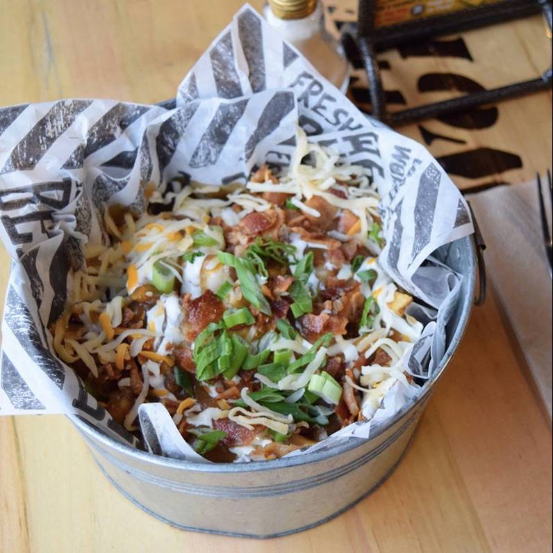 The Works Gourmet Burger Bistro | restaurant | 1405 Upper James St, Hamilton, ON L9B 1K2, Canada | 9053836668 OR +1 905-383-6668