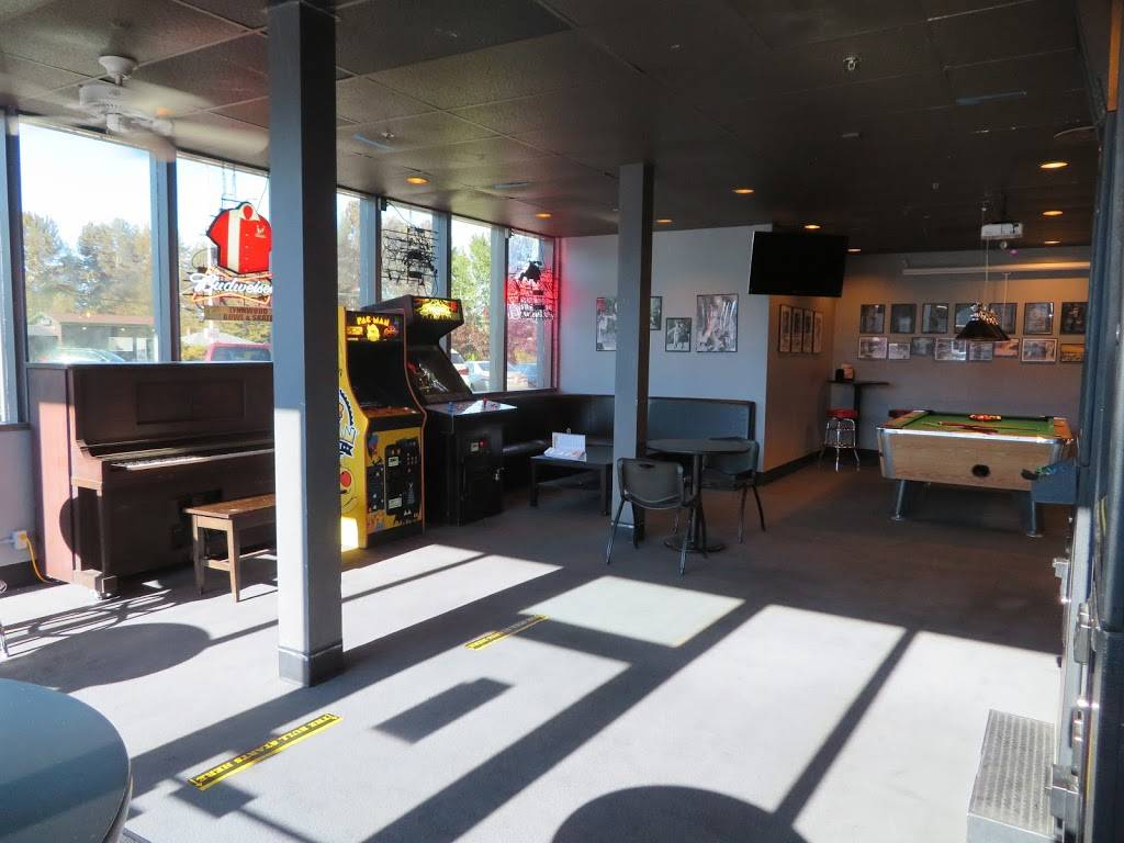 The 7 10 Bar | restaurant | 6210 200th St SW, Lynnwood, WA 98036, USA | 4257783133 OR +1 425-778-3133